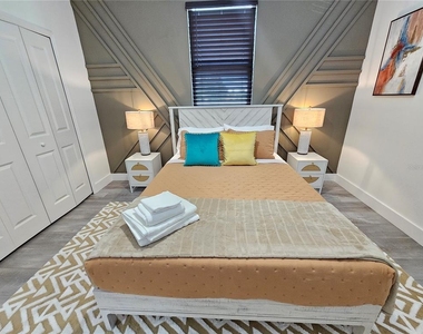 2075 Jewell Avenue - Photo Thumbnail 21