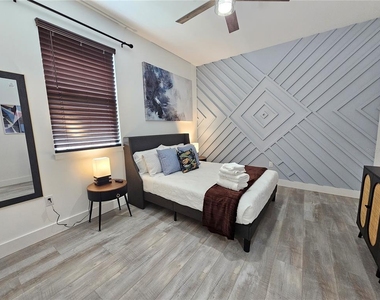2075 Jewell Avenue - Photo Thumbnail 30