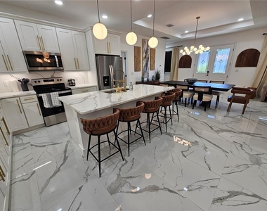 2075 Jewell Avenue - Photo Thumbnail 8