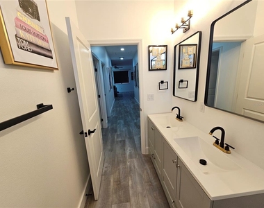 2075 Jewell Avenue - Photo Thumbnail 25