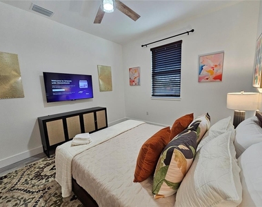 2075 Jewell Avenue - Photo Thumbnail 17