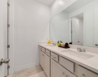 2224 Celebration Boulevard - Photo Thumbnail 9