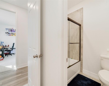 2224 Celebration Boulevard - Photo Thumbnail 10