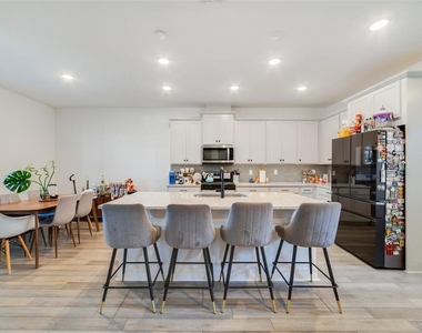 2224 Celebration Boulevard - Photo Thumbnail 19