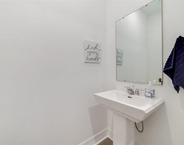 2224 Celebration Boulevard - Photo Thumbnail 13