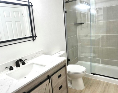14341 Fredricksburg Drive - Photo Thumbnail 7