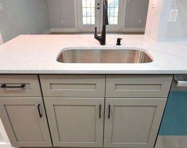 14341 Fredricksburg Drive - Photo Thumbnail 4