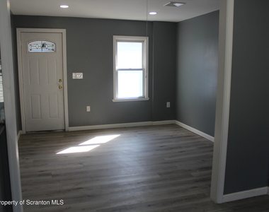 335 Phelps Street - Photo Thumbnail 3