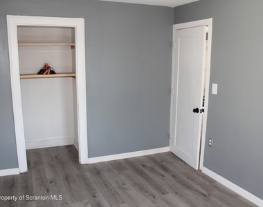 335 Phelps Street - Photo Thumbnail 12