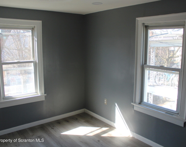 335 Phelps Street - Photo Thumbnail 11