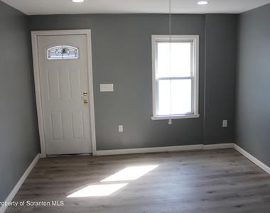 335 Phelps Street - Photo Thumbnail 2