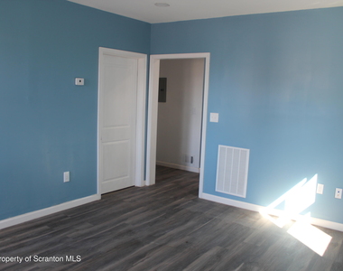 335 Phelps Street - Photo Thumbnail 7