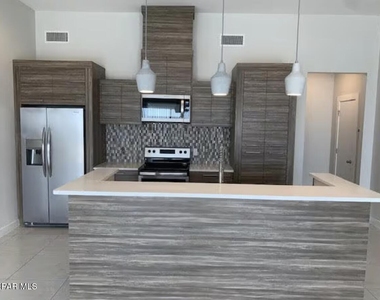 5545 Buckley Drive - Photo Thumbnail 7