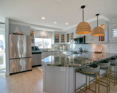 99 Jupiter Point Road - Photo Thumbnail 2