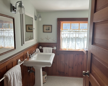 42 Sea Breeze Avenue - Photo Thumbnail 10