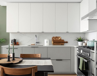 180 Ashland Place - Photo Thumbnail 1