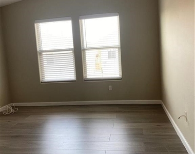 9318 Square Dance Place - Photo Thumbnail 5