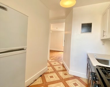 666 Hancock Street - Photo Thumbnail 5