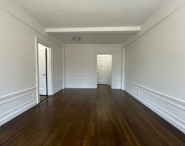 East 37th Street by Lexington Avenue - Photo Thumbnail 2