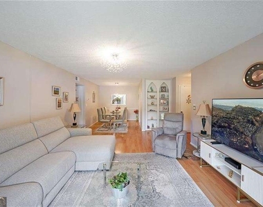 6851 Roswell Road - Photo Thumbnail 13
