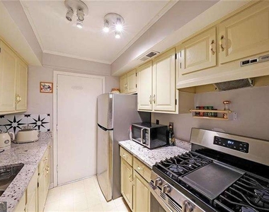 6851 Roswell Road - Photo Thumbnail 15