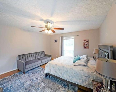 6851 Roswell Road - Photo Thumbnail 23
