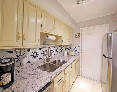 6851 Roswell Road - Photo Thumbnail 16