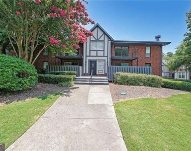 6851 Roswell Road - Photo Thumbnail 6