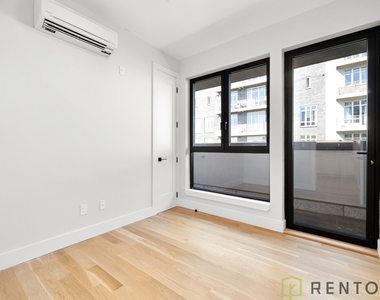 494 Manhattan Avenue - Photo Thumbnail 5