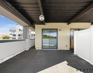 494 Manhattan Avenue - Photo Thumbnail 3
