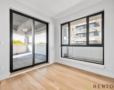 494 Manhattan Avenue - Photo Thumbnail 7