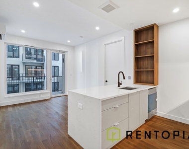 228 Berry Street - Photo Thumbnail 1