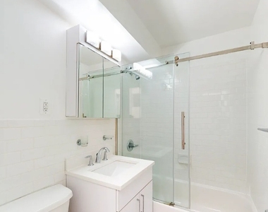 405 East 56th Street - Photo Thumbnail 4