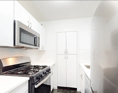 405 East 56th Street - Photo Thumbnail 2