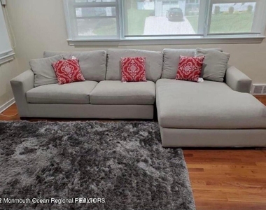 32 Baker Drive - Photo Thumbnail 4