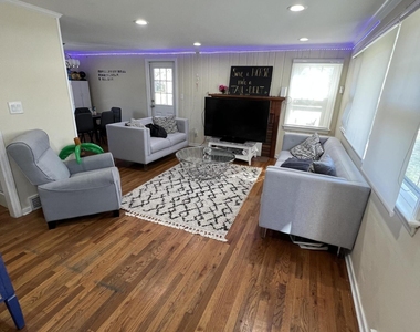 32 Baker Drive - Photo Thumbnail 3