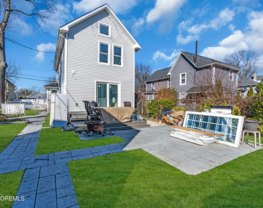 814 Dunlewy Street - Photo Thumbnail 18