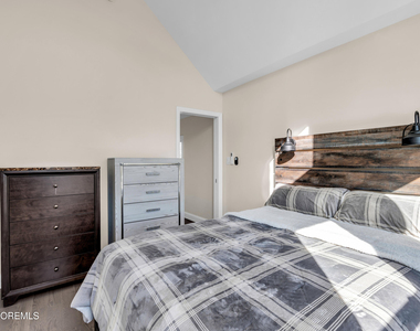 814 Dunlewy Street - Photo Thumbnail 10
