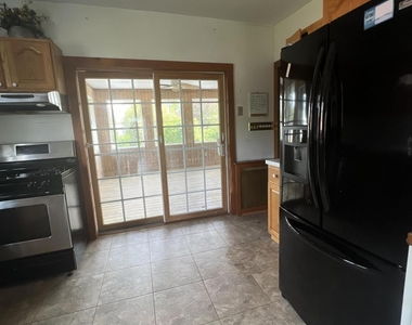 9 Berg Avenue - Photo Thumbnail 9