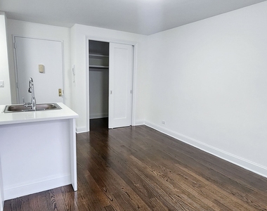 E 16 St - Photo Thumbnail 1