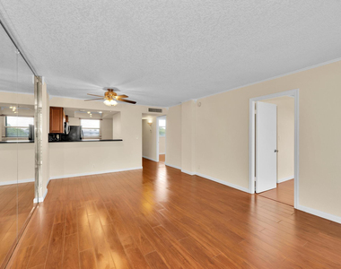118 Royal Park Drive - Photo Thumbnail 3