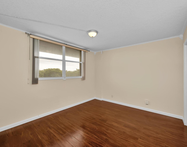 118 Royal Park Drive - Photo Thumbnail 15