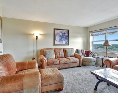 2555 Ne 11th Street - Photo Thumbnail 3