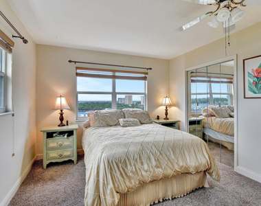 2555 Ne 11th Street - Photo Thumbnail 16