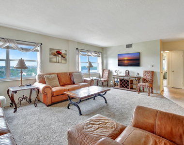 2555 Ne 11th Street - Photo Thumbnail 5