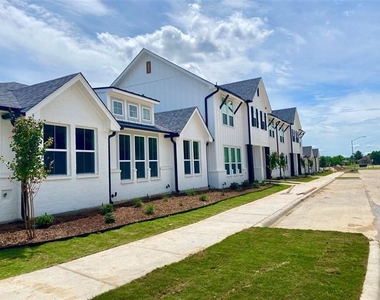 9600 Sullivan Lane - Photo Thumbnail 1