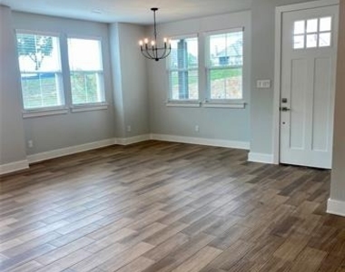 9600 Sullivan Lane - Photo Thumbnail 13