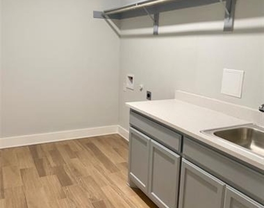 9600 Sullivan Lane - Photo Thumbnail 23
