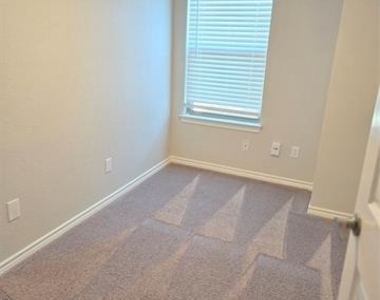 7800 Irish Drive - Photo Thumbnail 24