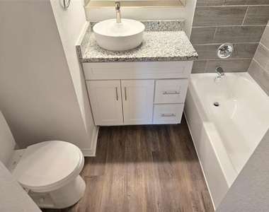 7800 Irish Drive - Photo Thumbnail 18